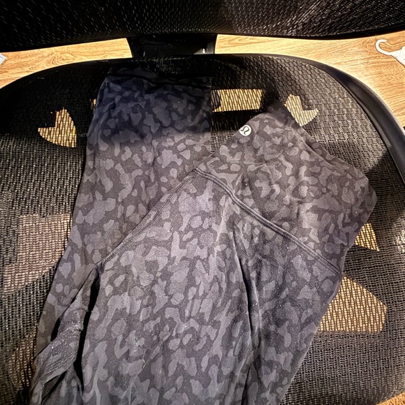 lululemon athletica Black Patterned Leggings - Picture 1 of 2